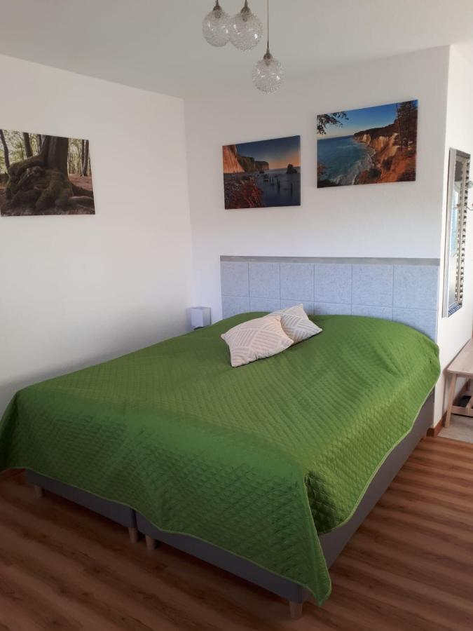 Ferienwohnungen Rügen-Glück Lohme Exterior foto
